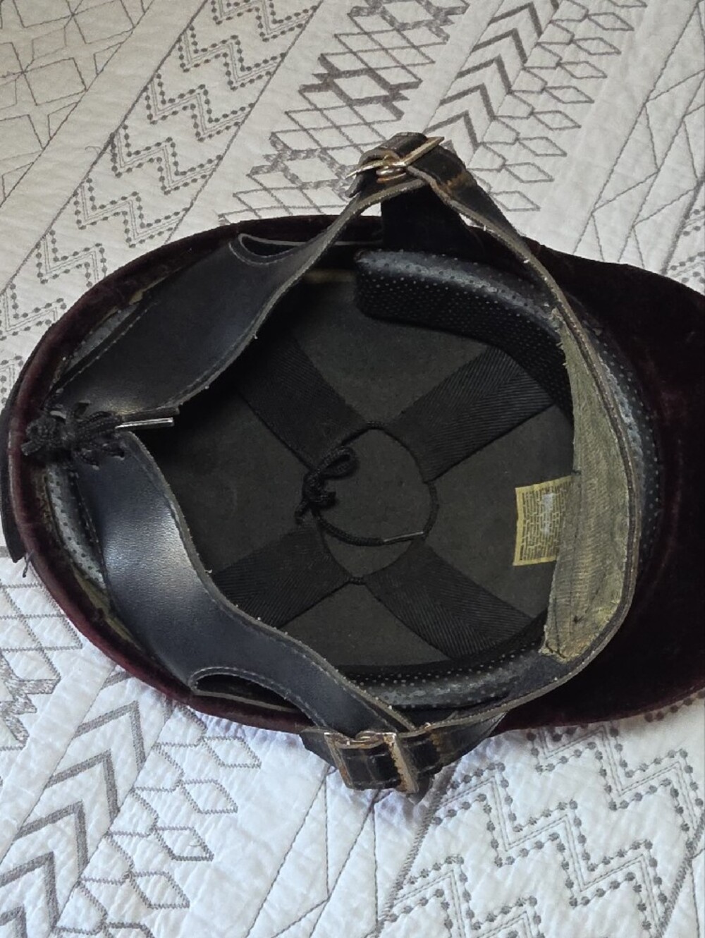 Velvet Riding Cap - Burgundy - Picture 3 of 3